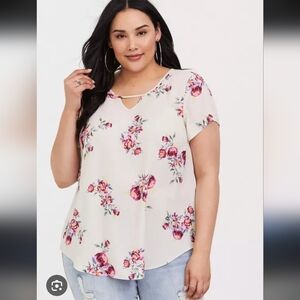 TORRID Cream Floral Blouse Size 2